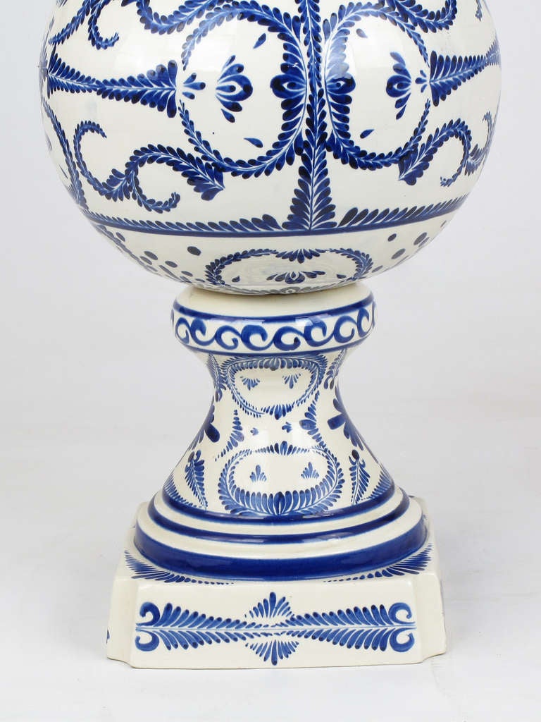 Metà XX secolo Lampada monumentale in ceramica dell'artista messicano Noe Suro in vendita