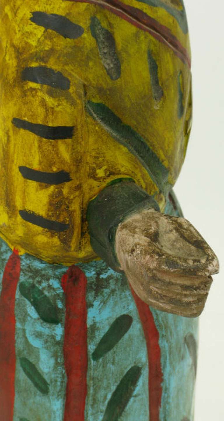 20ième siècle Sculpture d'art populaire Santo sculptée à la main et polychrome en vente