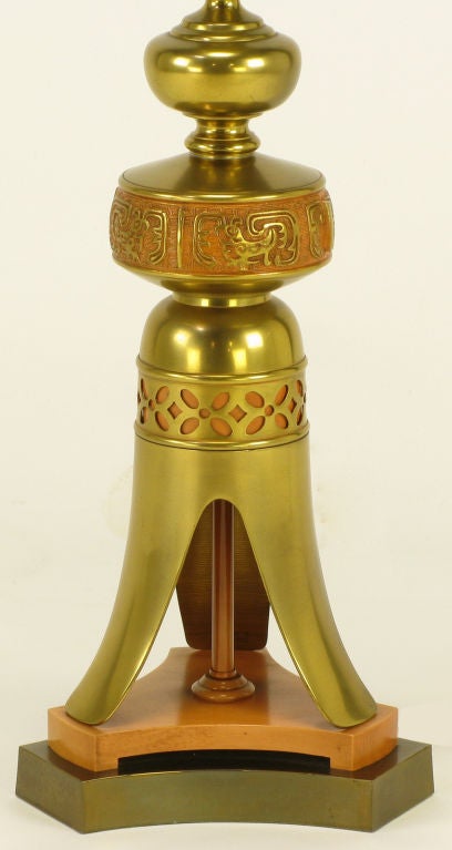 Japanese Fluted Wood & Brass Reverse Trefoil Base Table Lamp For Sale 3