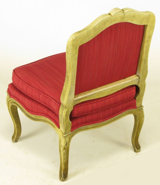 Bois Chaise d'enfant de style Queen Anne en bois sculpté et laqué en vente
