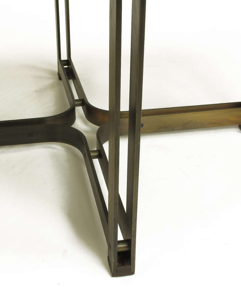 Mesa de centro Tom Lopinski para Dunbar Bronce, palisandro y cristal ahumado en venta 4