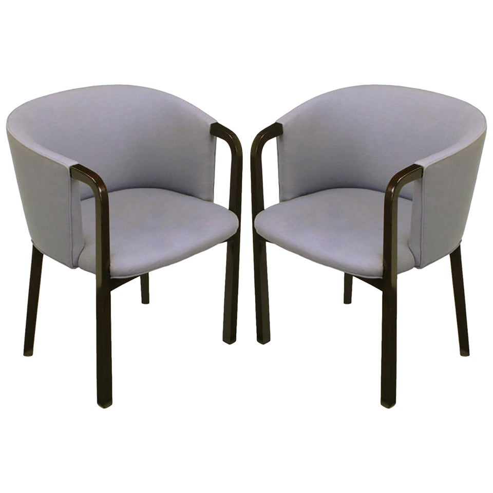 Paar Edward Wormley-Stühle aus Mahagoni und grauer Wolle mit Fassrückenlehne