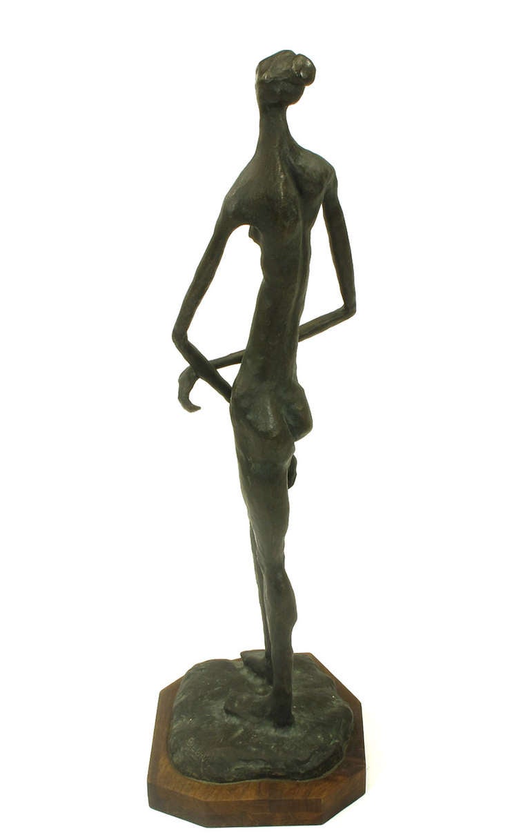 Américain Sculpture abstraite de nu féminin en bronze signée, signée en vente