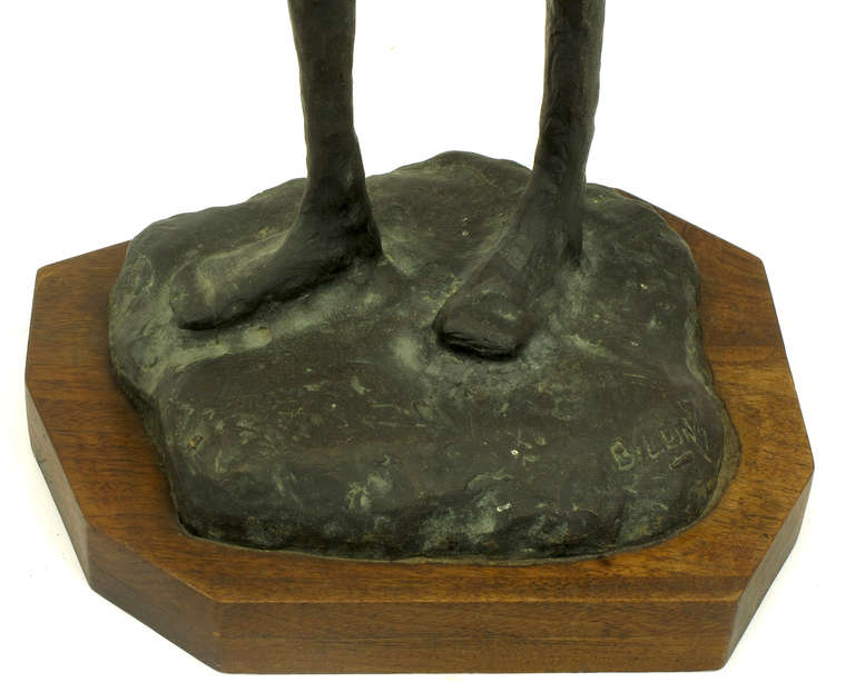 Abstrakte Skulptur eines weiblichen Akts aus Bronze, signiert im Angebot 1