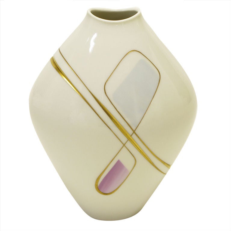 Vase en porcelaine Heinrich avec détails dorés, lavandes et bleu ciel