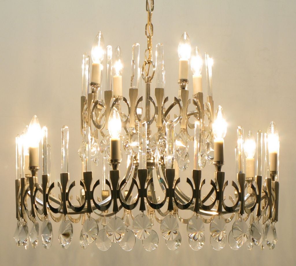 Gaetano Sciolari Silverplate & Crystal 10 Light Chandelier. 1