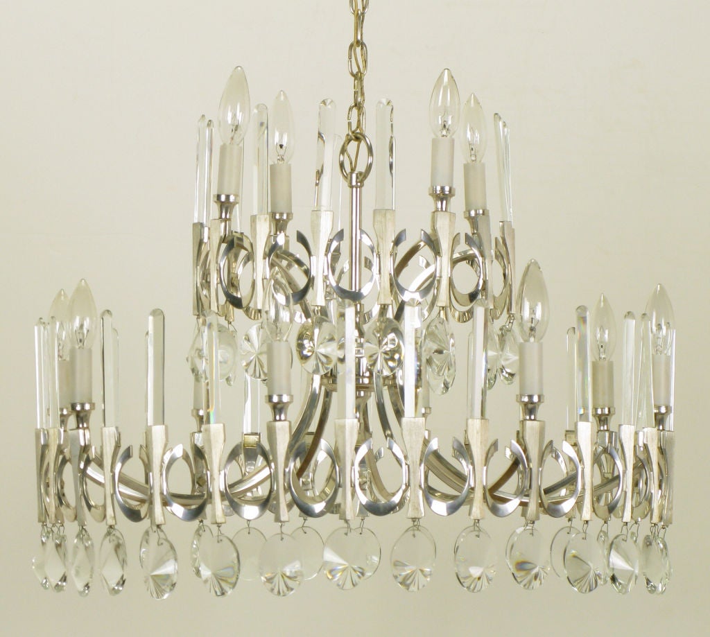 Gaetano Sciolari Silverplate & Crystal 10 Light Chandelier. 2