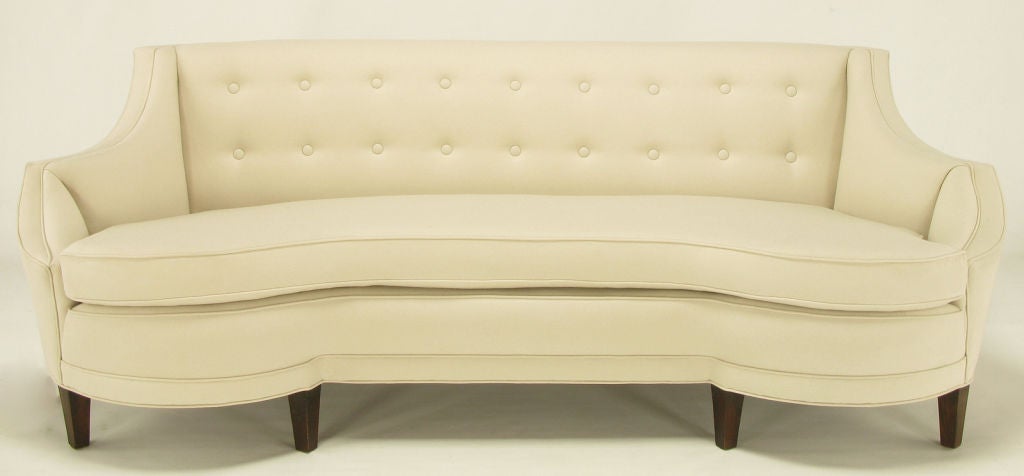 American Restored 1930s Art Deco Sculptural Sofa In Off White Wool