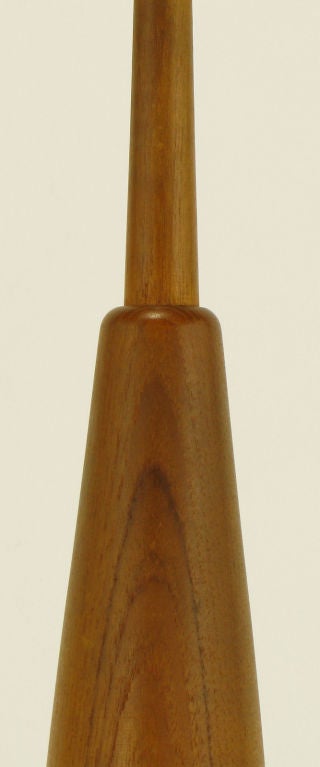 Tischlampe in Flaschenform aus Teakholz im Angebot 1