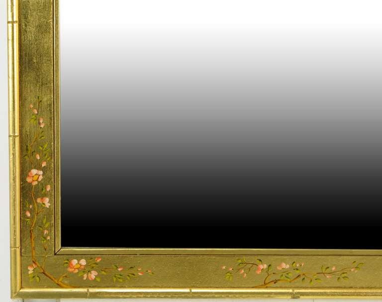 Peint à la main Miroir mural biseauté LaBarge peint à la main et doré en vente