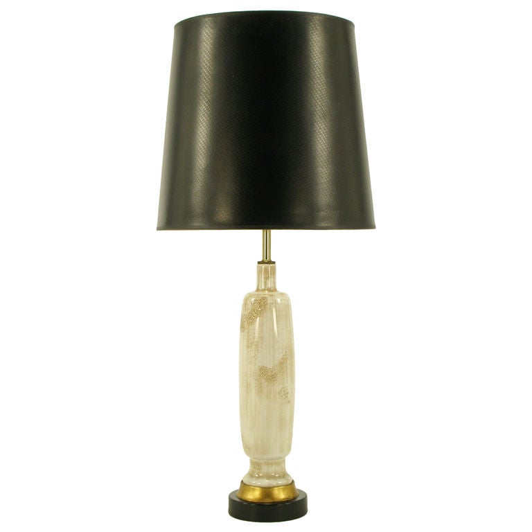 Lampe de bureau en céramique émaillée et tournée à la main en relief de Frederick Cooper en vente