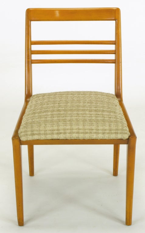 Milieu du XXe siècle Quatre chaises de salle à manger Renzo Rutili en noyer et tapissées en vente