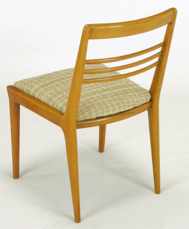 Gepolsterte Esszimmerstühle aus Nussbaumholz von Renzo Rutili im Angebot 2