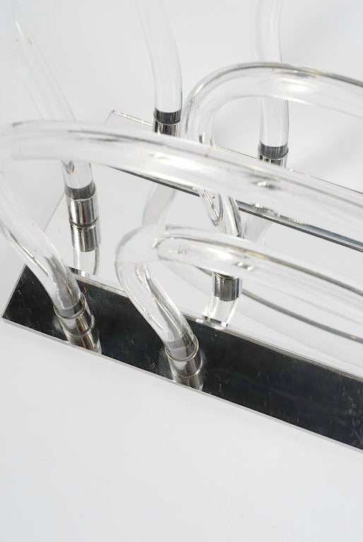 Lucite, Chrome & Mirror Magazine Stand After Dorothy Thorpe For Sale 1