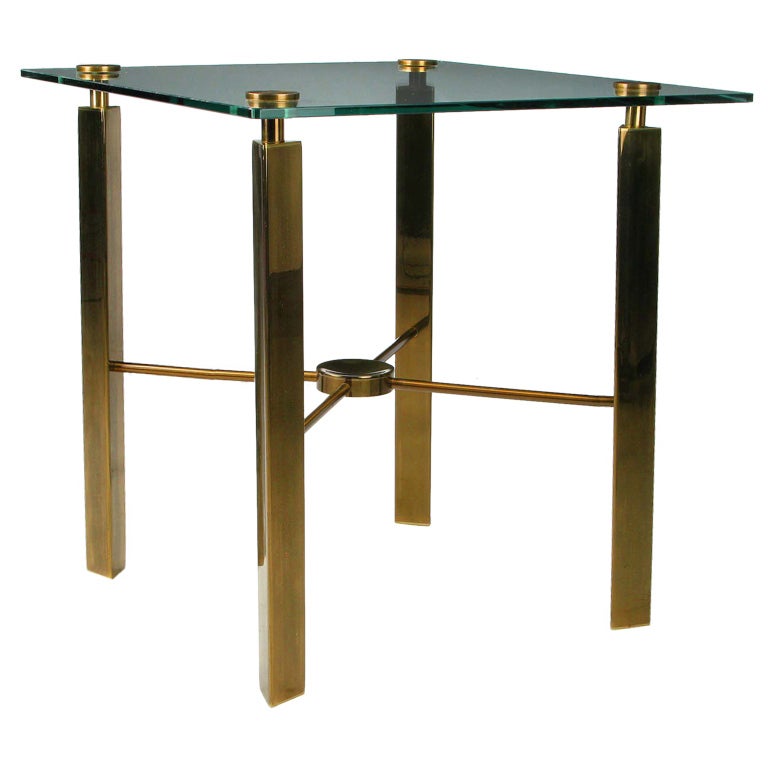 Excellent design postmoderne avec les quatre pieds colonnes à trois faces solidement fixés à travers le plateau en verre de 3/8
