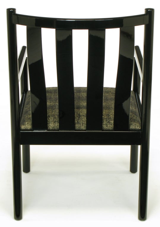 Ensemble de quatre fauteuils italiens à dossier latéral laqué noir Stendig en vente 1