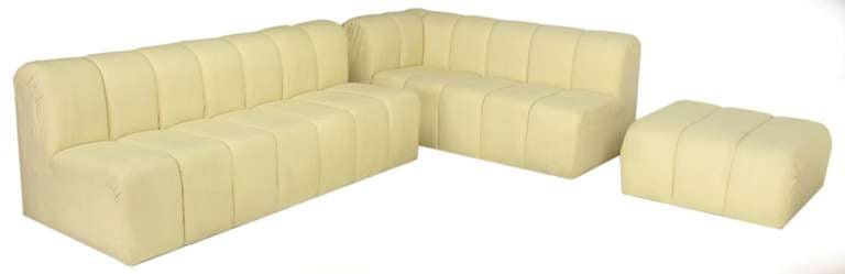 Substantial Three-Piece Channeled Ivory Wool Sectional In Good Condition In Chicago, IL
