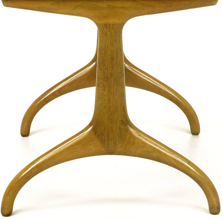Heritage Henredon Horn Leg Figured Walnut and Mahogany Side Table In Excellent Condition For Sale In Chicago, IL
