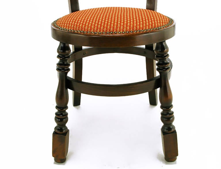 Four Uncommon Walnut and Persimmon Baluster Leg Dining Chairs with Round Seats 2