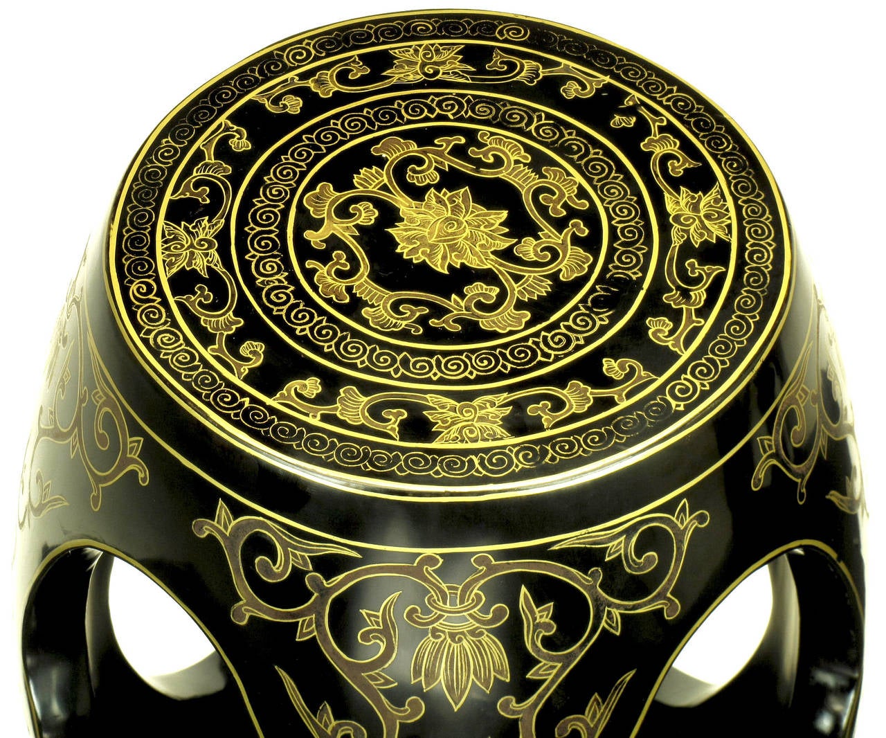 Pareja de Asientos de Jardín Chinos de Madera Tallada Lacada y Dorada a la Parcela en Bueno estado para la venta en Chicago, IL