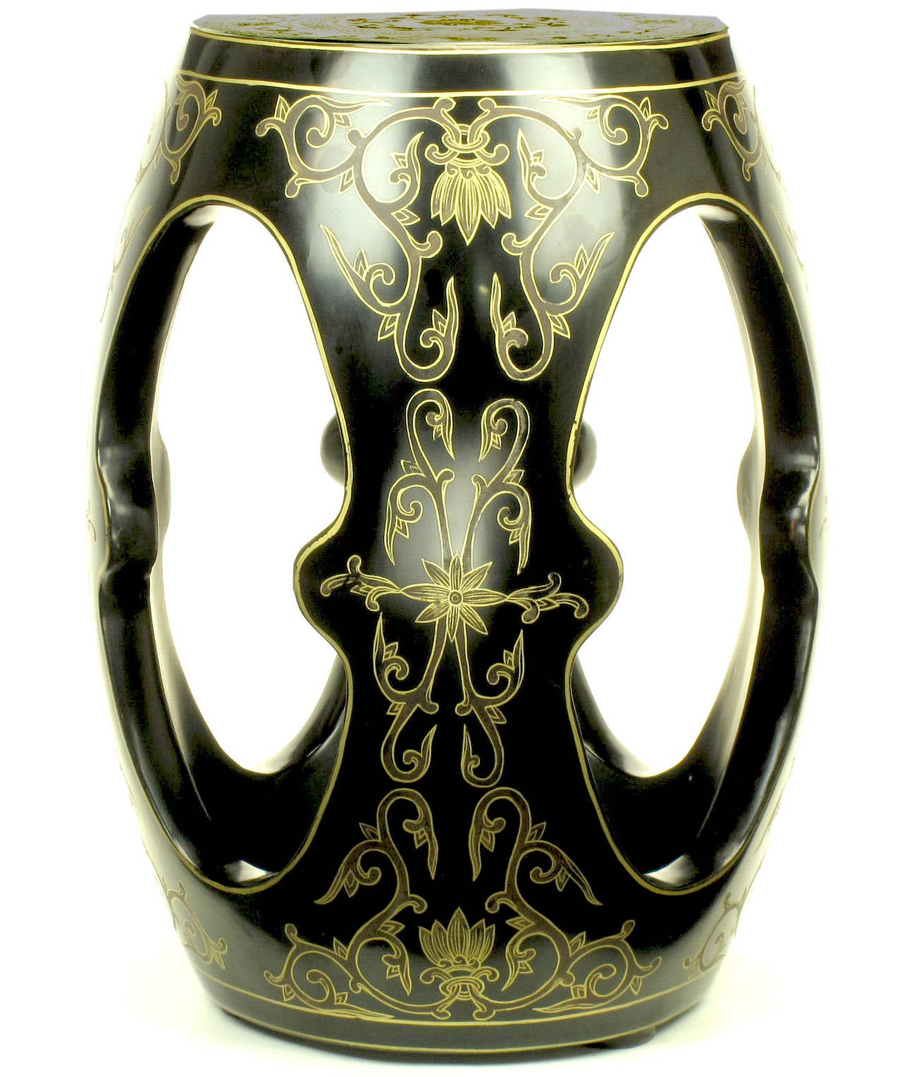 Pareja de Asientos de Jardín Chinos de Madera Tallada Lacada y Dorada a la Parcela en venta 1