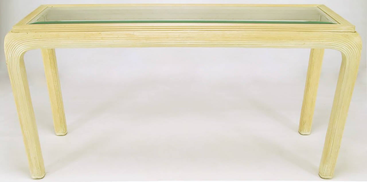 Konsolentisch aus Rattan mit glasiertem Schilf und Schilfrohr (Glasiert) im Angebot