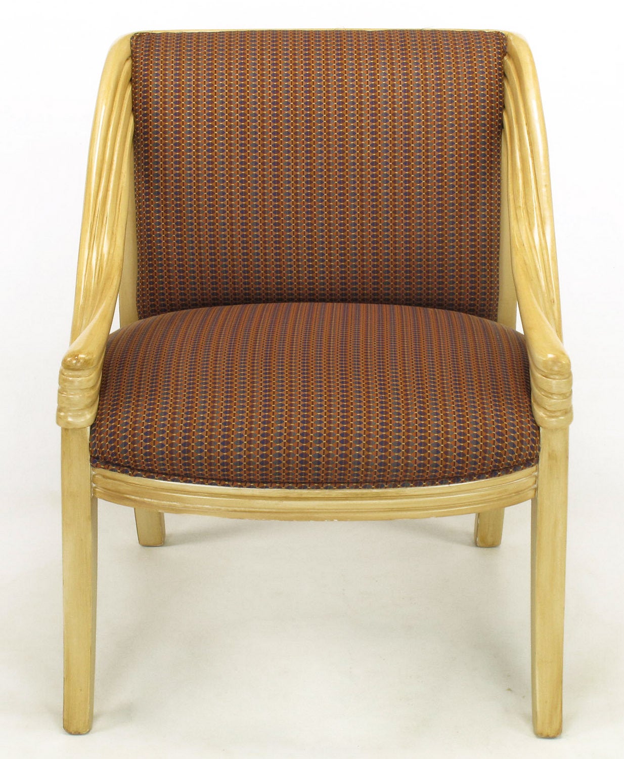 Paar handgeschnitzte Weiman-Sessel in Rattanform mit Ottomane in elfenbeinfarbener Glasur (Glasiert) im Angebot