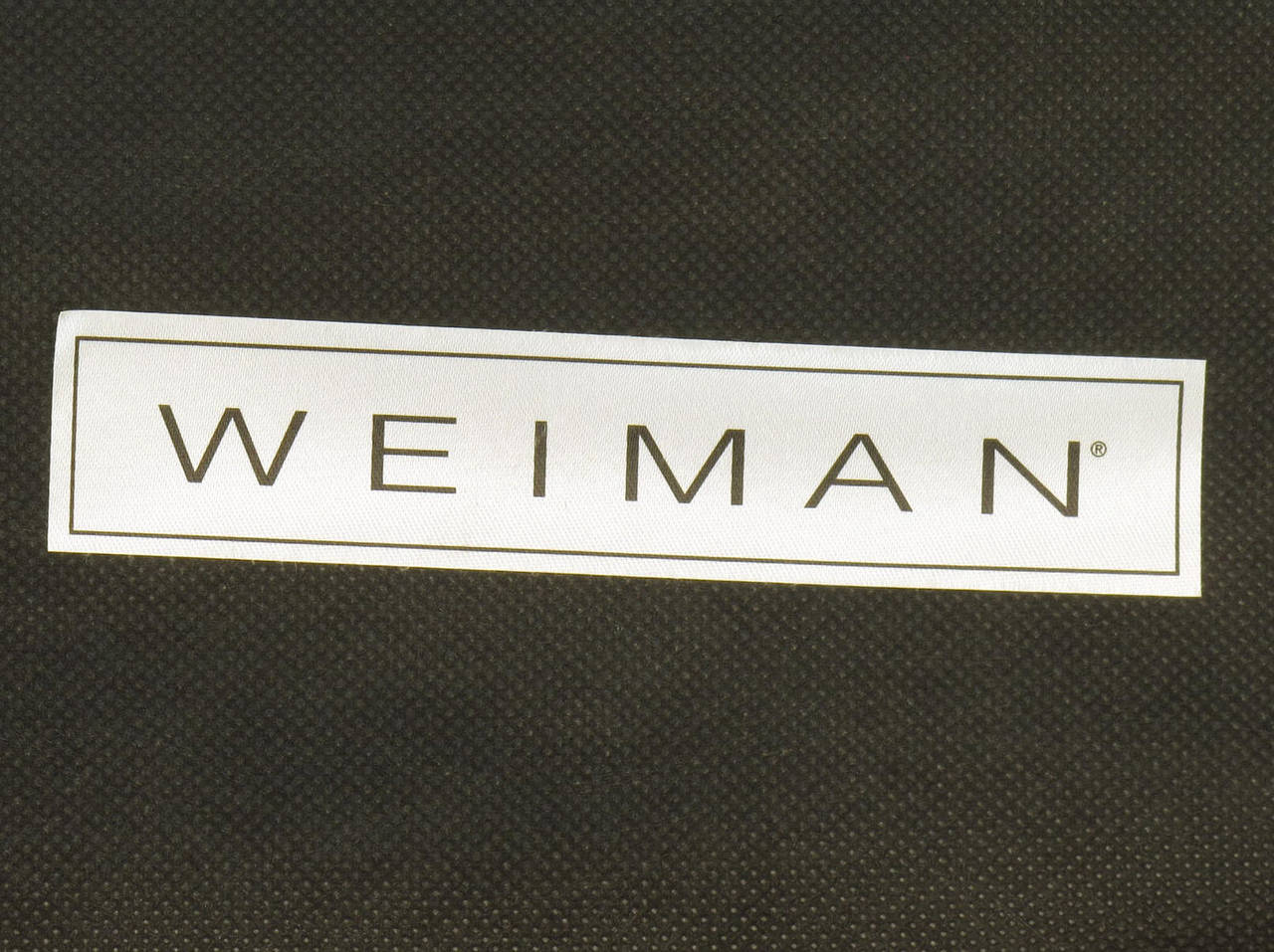 Paar handgeschnitzte Weiman-Sessel in Rattanform mit Ottomane in elfenbeinfarbener Glasur im Angebot 3
