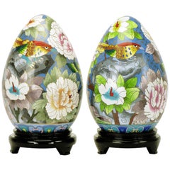 Pareja de coloridos huevos de cloisonné