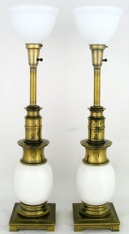 A very elegant pair of table lamps from Stiffel. They feature 