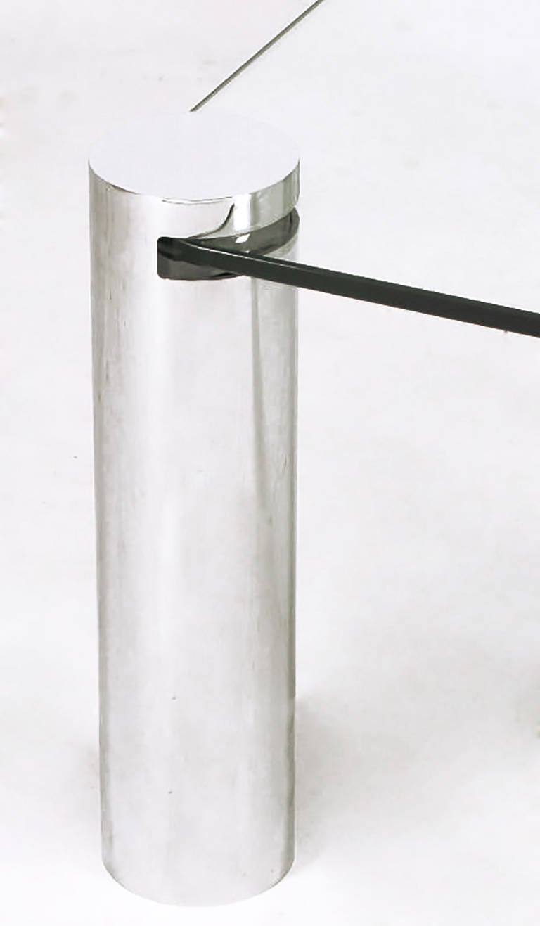 Quadratischer Couchtisch, Chrom-Zylinder und Glas, italienischer Stil  (Ende des 20. Jahrhunderts) im Angebot