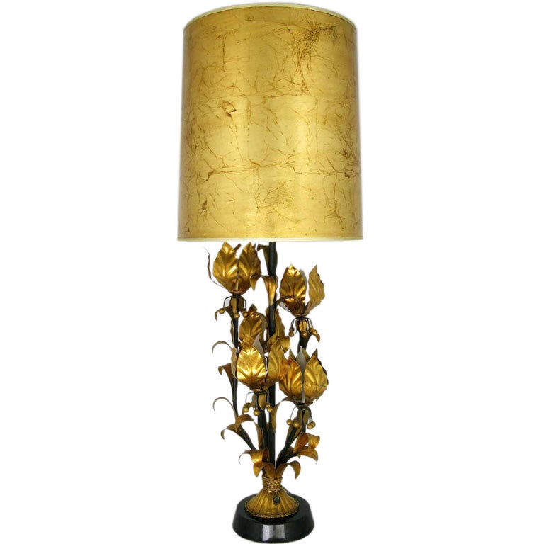 Grande lampe de bureau en métal doré avec détails en feuillage