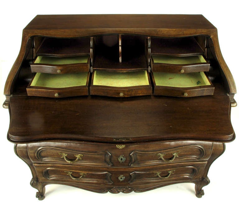 Italian Walnut Drop-Front Bombe Secretary in Louis XV Style In Excellent Condition For Sale In Chicago, IL