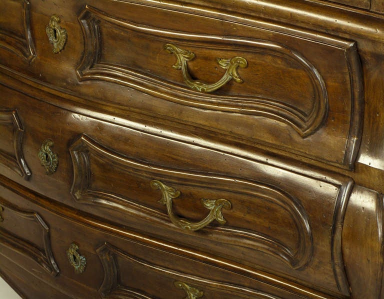 Italian Walnut Drop-Front Bombe Secretary in Louis XV Style For Sale 1