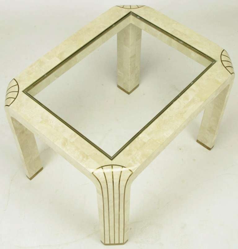 Beistelltische aus Mosaik aus Fossilstein und eingelegtem Messing, Paar im Angebot 1