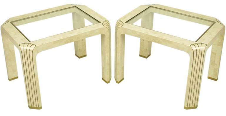 Beistelltische aus Mosaik aus Fossilstein und eingelegtem Messing, Paar (amerikanisch) im Angebot