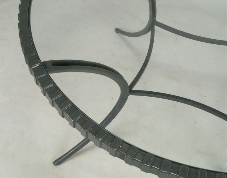 Thinline Cast Aluminum Round Klismos Leg Dining Table In Excellent Condition In Chicago, IL