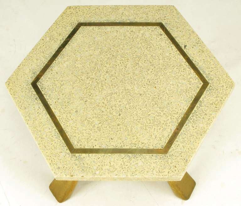 Mesa auxiliar hexagonal de caoba y mármol terracota Harvey Probber en Bueno estado para la venta en Chicago, IL