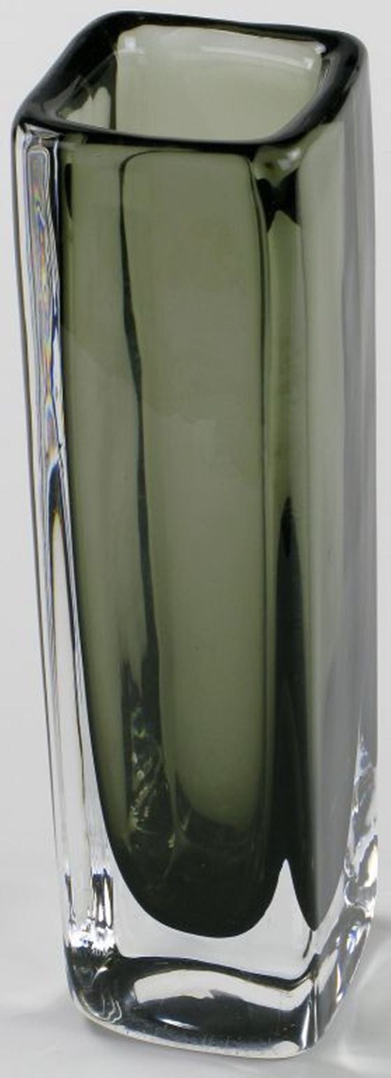 Smoked Sommerso Glass Vase In Good Condition For Sale In Chicago, IL
