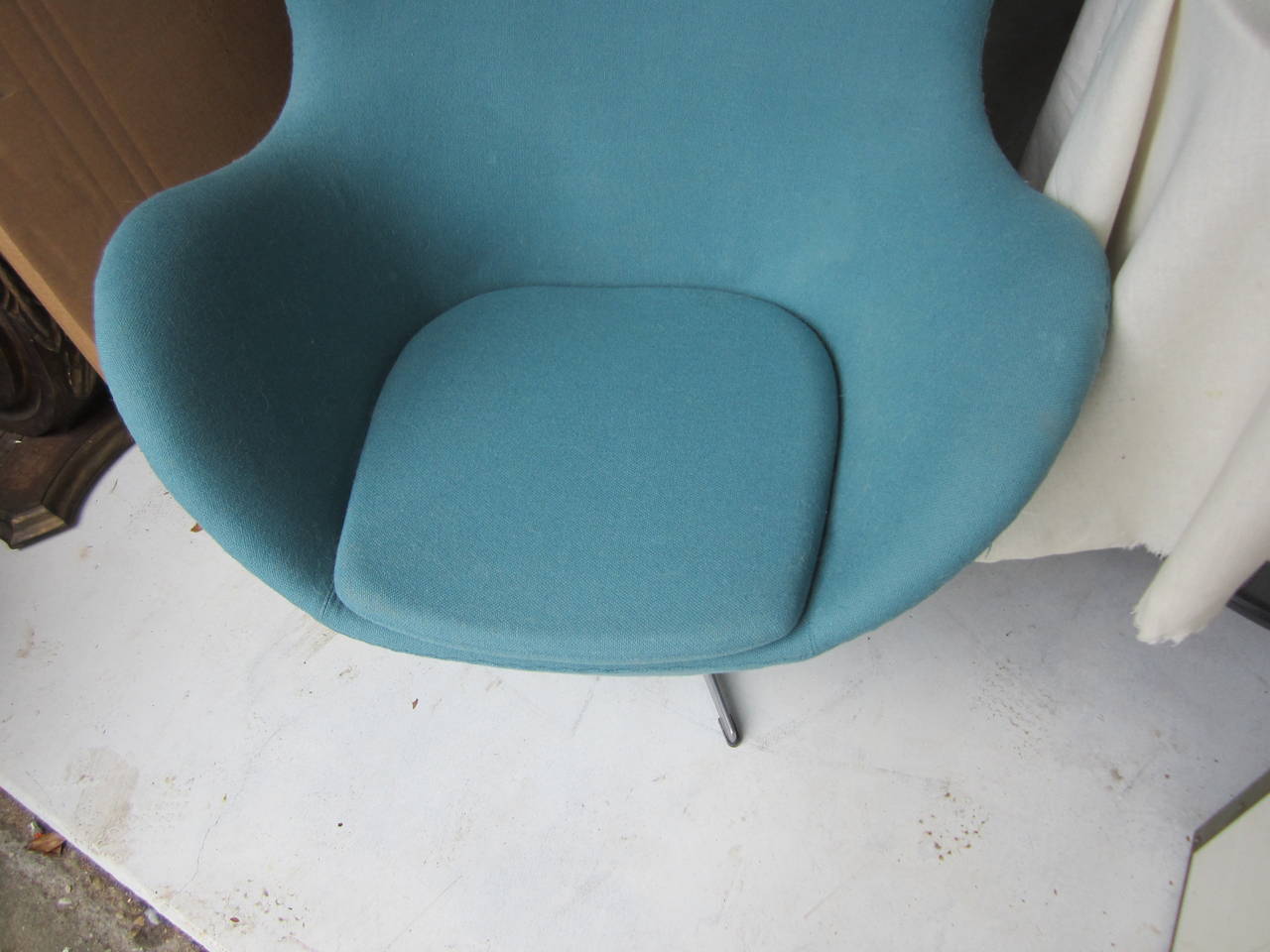 Arne Jacobsen Egg Chair and Ottoman 1