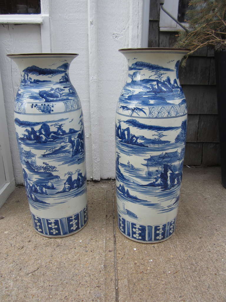 Large Chinese Blue and White Vases In Excellent Condition In East Hampton, NY