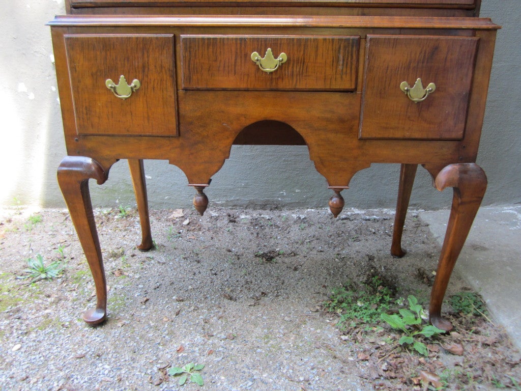 Antique American Tiger Maple Highboy In Excellent Condition In East Hampton, NY