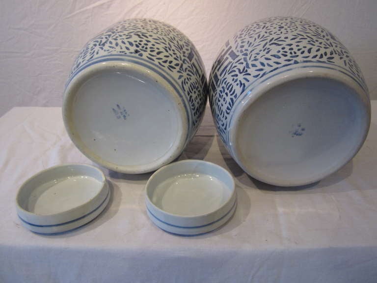 20th Century Pair of Chinese Blue and White Porcelain Jars