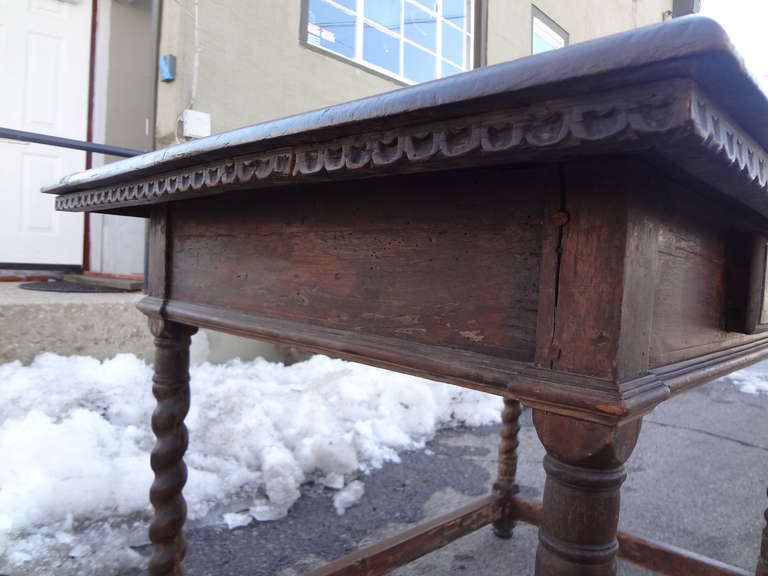 17th Century Italian Walnut Center Table In Good Condition For Sale In Sleepy Hollow, NY