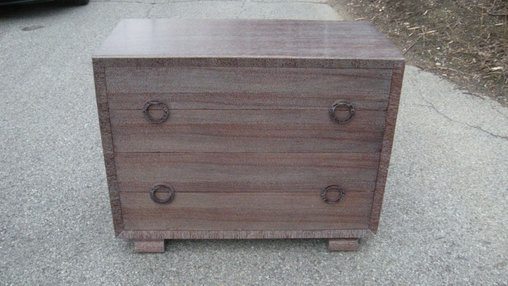 A handsome and well designed 1940's oak chest of drawers.