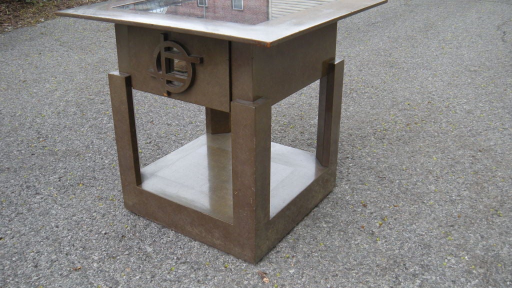 Lacquered side table with mirrored top by James Mont For Sale 3