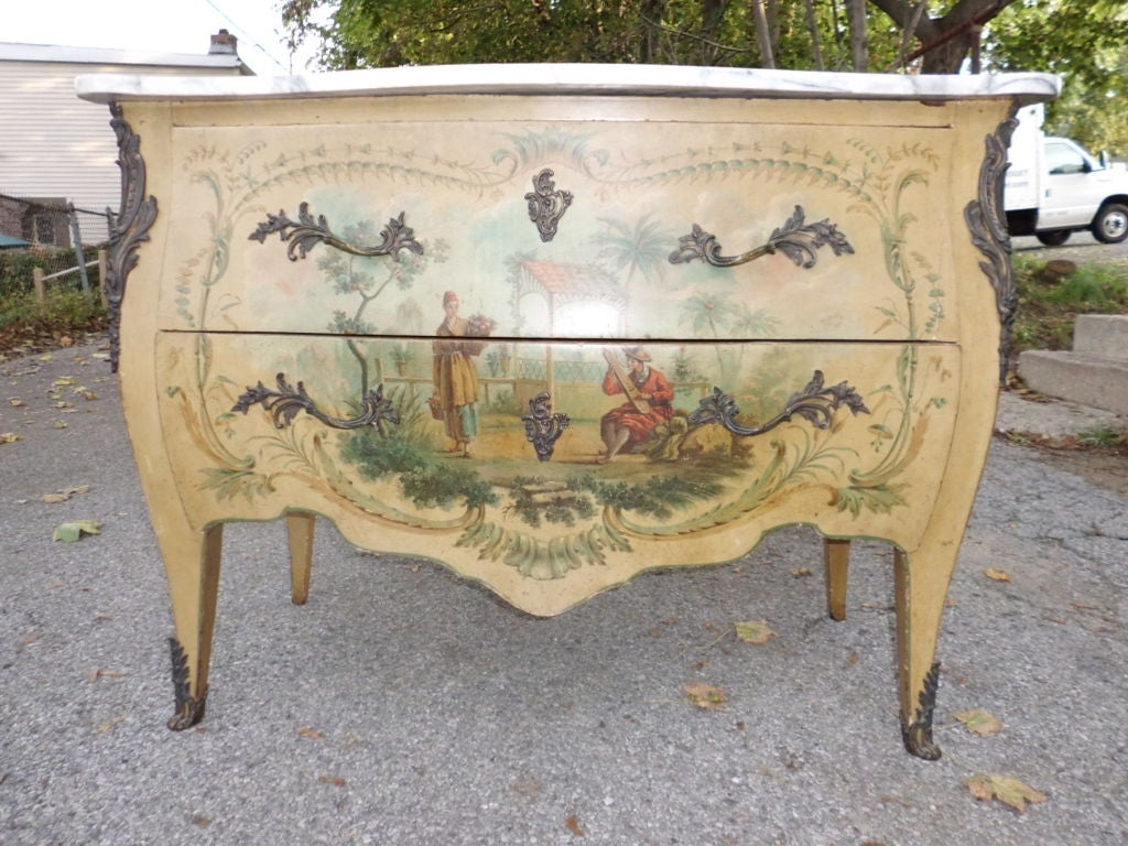 19th century French Chinoiserie decorated bombe commode