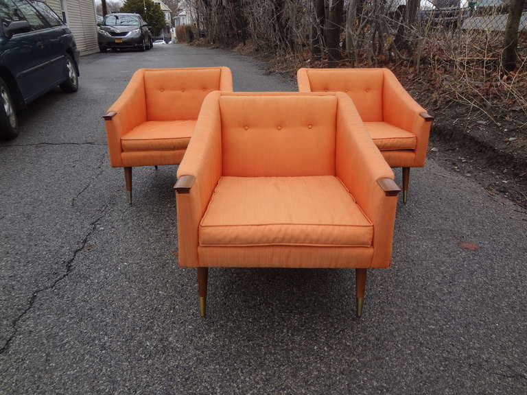 Mid-Century Modern Pair of Stylish Karpen Lounge Chairs For Sale