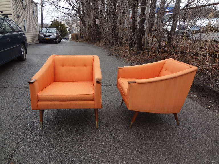 A chic pair of Mid-Century Karpen of California square-back lounge chairs. The design clearly rivals some bigger name designers. A beautiful design with a great profile. The condition is original as found, unusable upholstery. The frames are tight