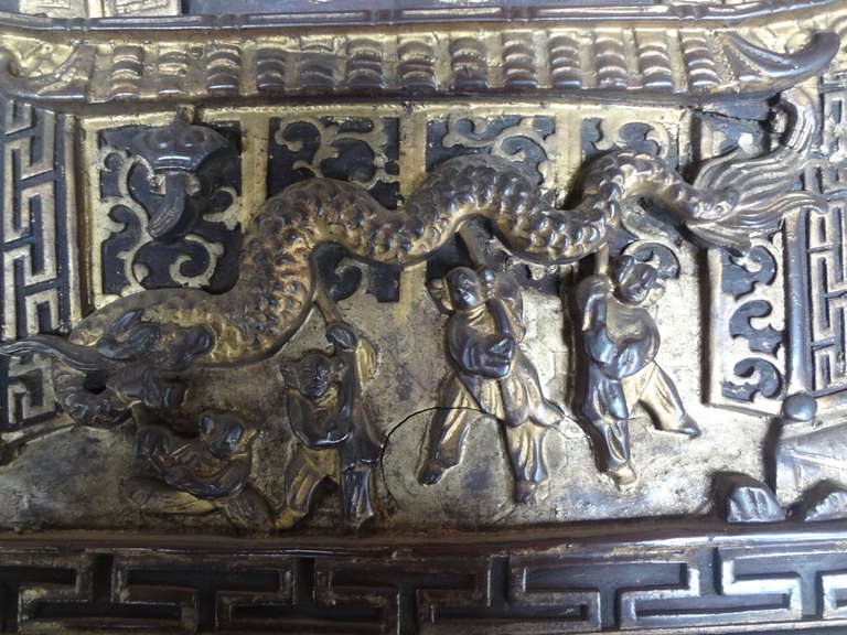 Large Antique Chinese Architectural Woodwork Fragment In Good Condition For Sale In Sleepy Hollow, NY